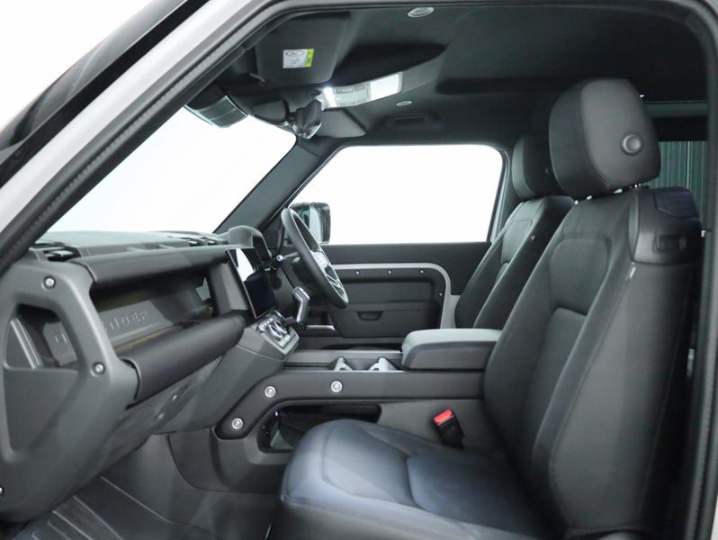 2026 Land Rover Defender 90 D250 S image 3