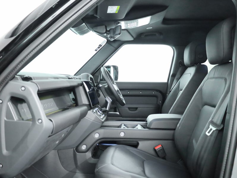 2026 Land Rover Defender Def 130 D350 X-Dynamic... image 3