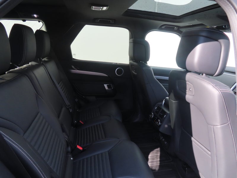 2026 Land Rover Discovery D250 Dynamic SE image 5