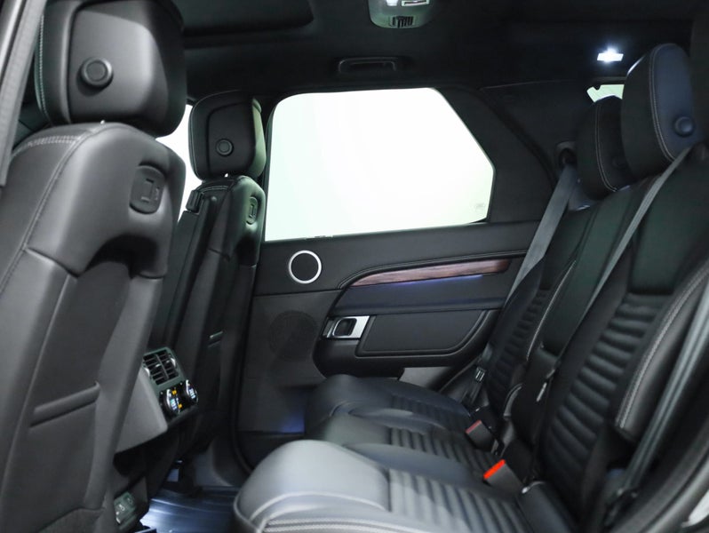 2026 Land Rover Discovery D250 Dynamic Se image 5