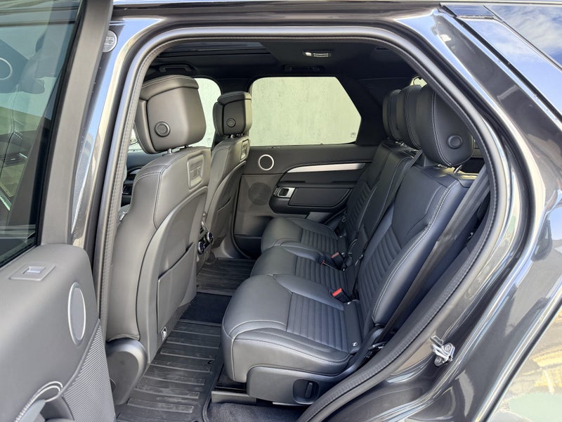 2026 Land Rover Discovery D350 Dynamic HSE image 5