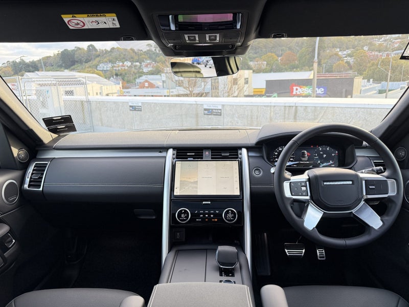 2026 Land Rover Discovery D350 Dynamic HSE image 3