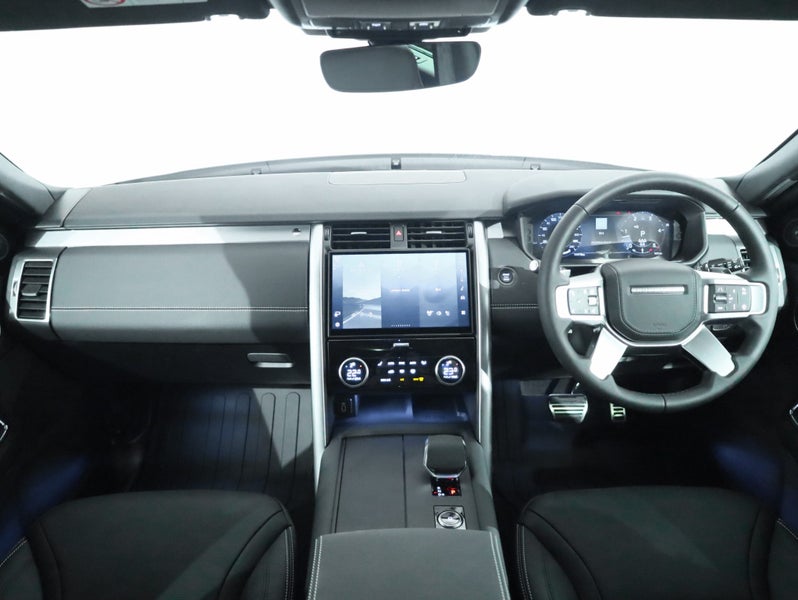 2026 Land Rover Discovery D350 Dynamic Hse image 4