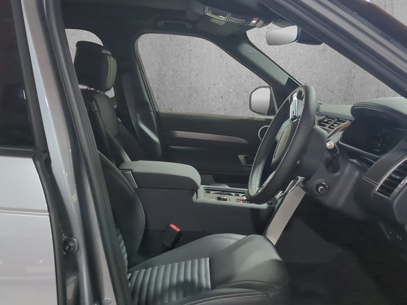 2026 Land Rover Discovery D350 Dynamic HSE image 2