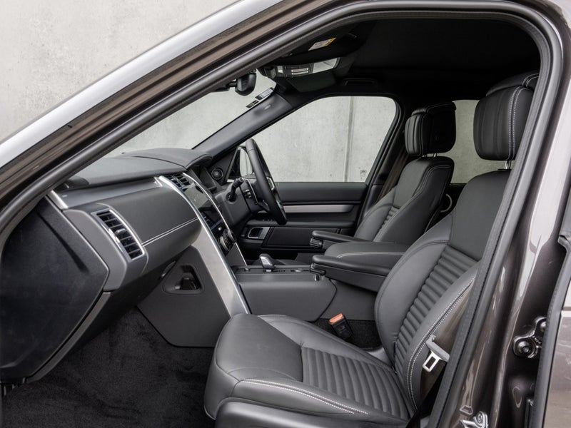 2026 Land Rover Discovery D350 Dynamic HSE image 3