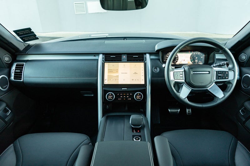 2026 Land Rover Discovery D350 Dynamic HSE image 4
