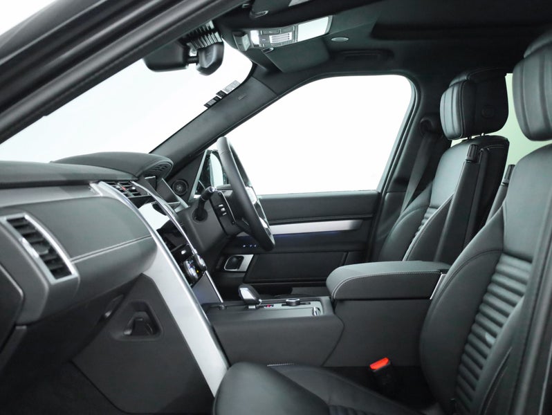2026 Land Rover Discovery D350 Dynamic HSE image 3