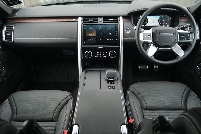 2026 Land Rover Discovery D350 Dynamic HSE image 5