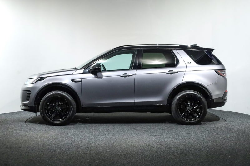 2026 Land Rover Discovery Sport Landmark image 4
