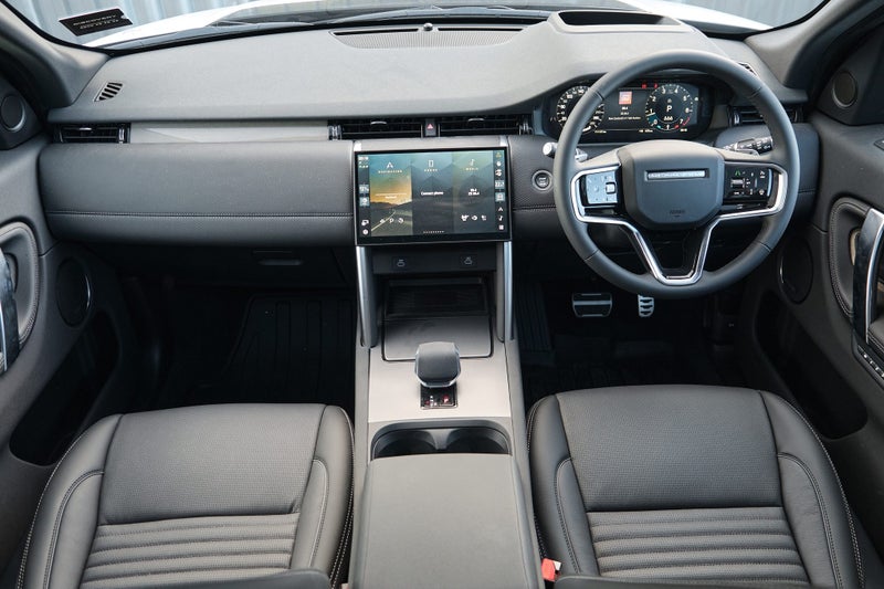 2026 Land Rover Discovery Sport P250 Dynamic SE image 5