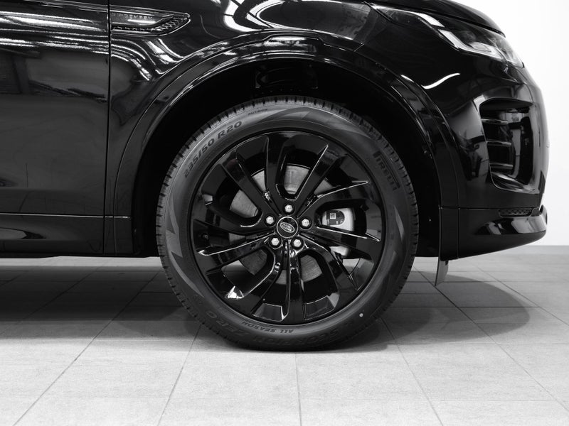 2026 Land Rover Discovery Sport P250 Dynamic SE image 4