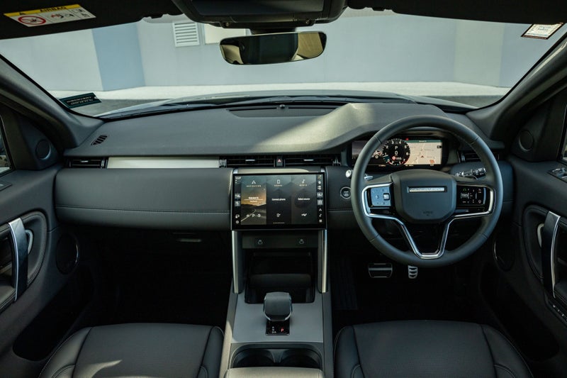 2026 Land Rover Discovery Sport P250 Dynamic SE image 4