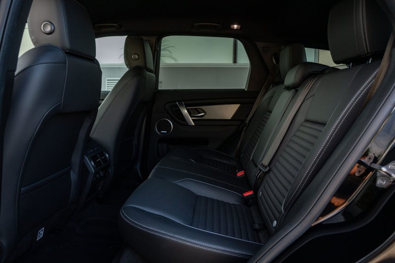 2026 Land Rover Discovery Sport P250 Dynamic SE image 5