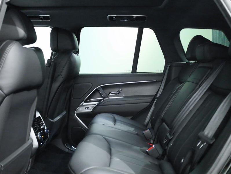 2026 Land Rover Range Rover D350 HSE image 5