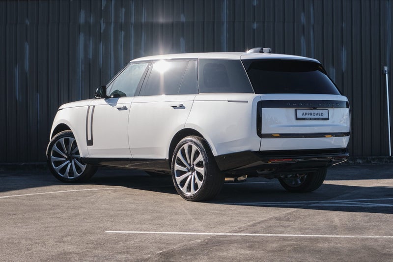2026 Land Rover Range Rover D350 HSE LWB (7) image 3
