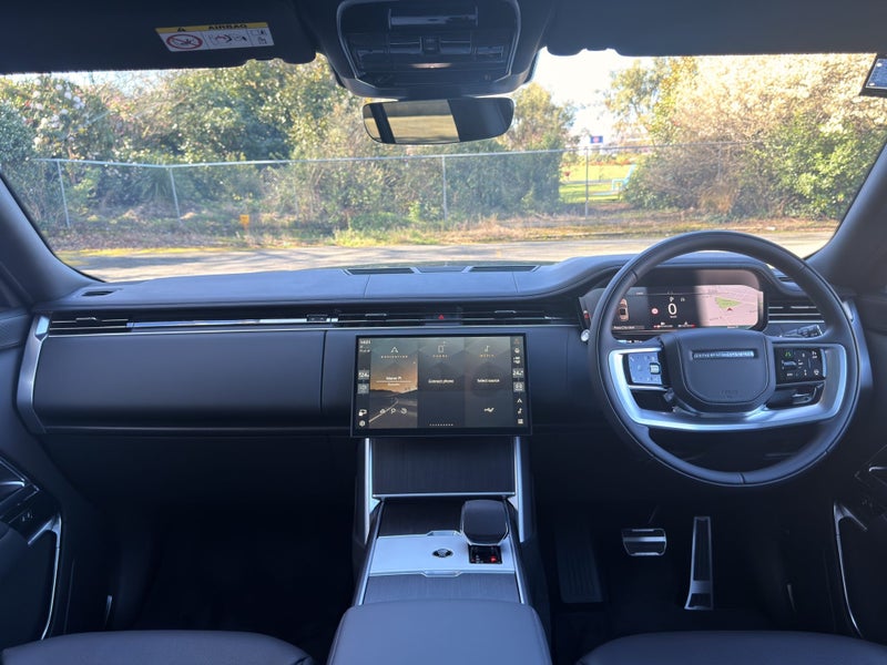 2026 Land Rover Range Rover D350 HSE SWB image 3