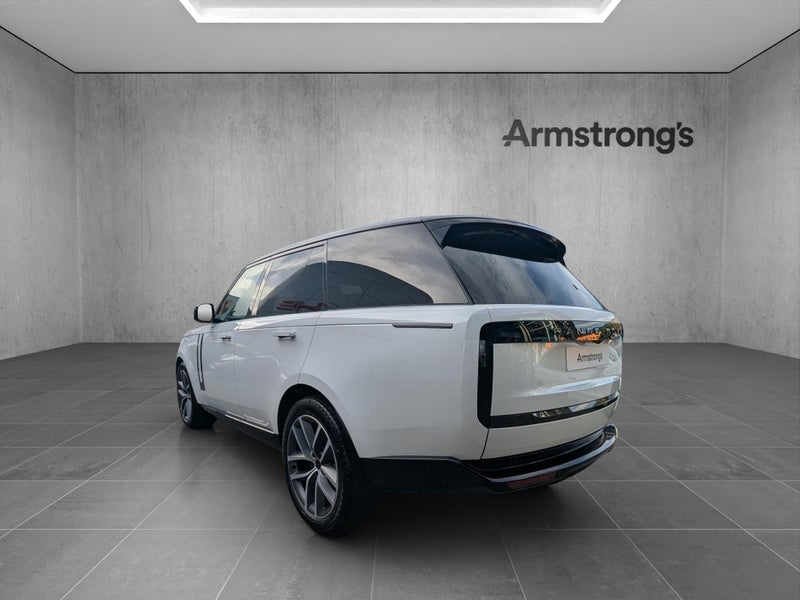 2026 Land Rover Range Rover D350 HSE SWB image 3