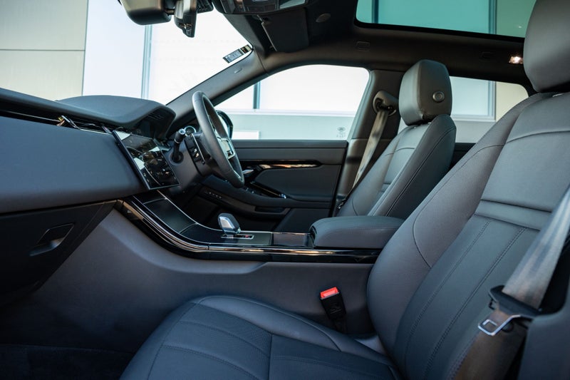 2026 Land Rover Range Rover Evoque P250 Dynamic SE image 3