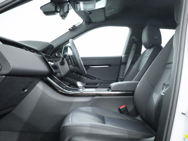 2026 Land Rover Range Rover Evoque P250 Dynamic Se image 3