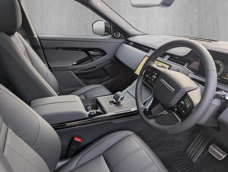 2026 Land Rover Range Rover Evoque P250 Dynamic SE image 2