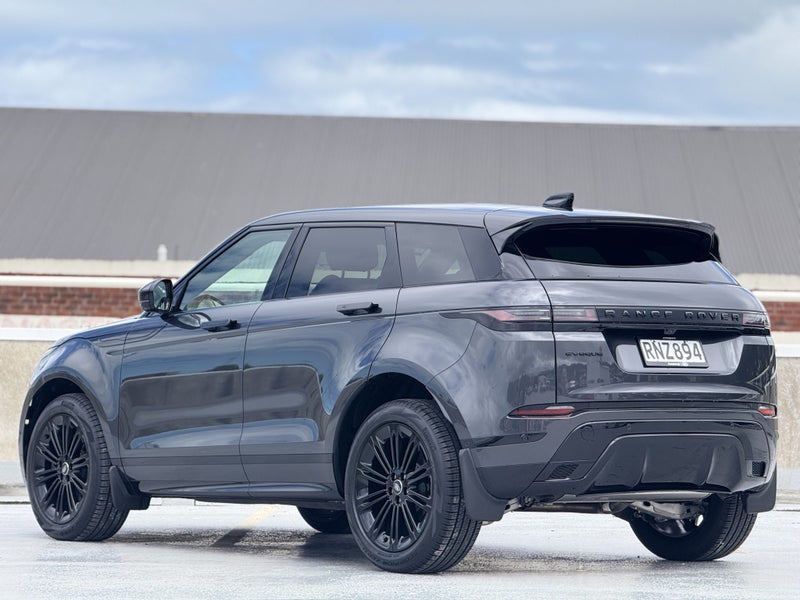 2026 Land Rover Range Rover Evoque P250 Dynamic SE image 2