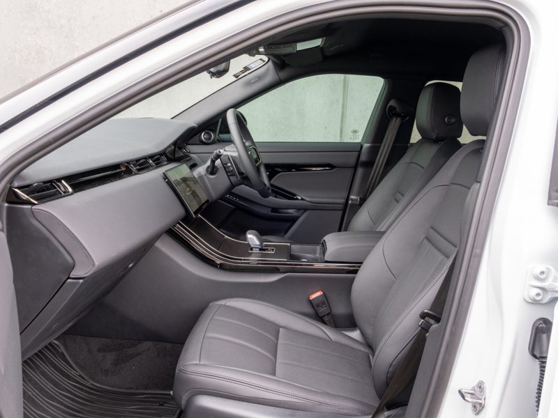 2026 Land Rover Range Rover Evoque P250 Dynamic SE image 3