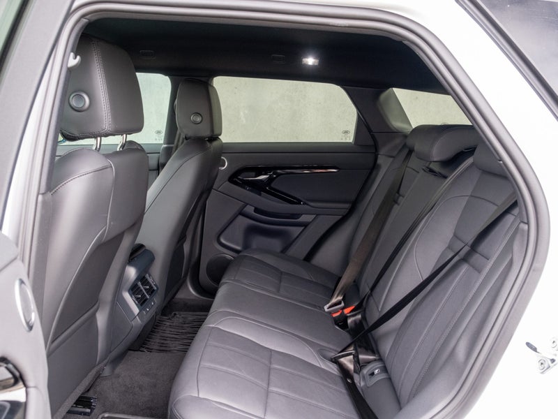 2026 Land Rover Range Rover Evoque P250 Dynamic SE image 5
