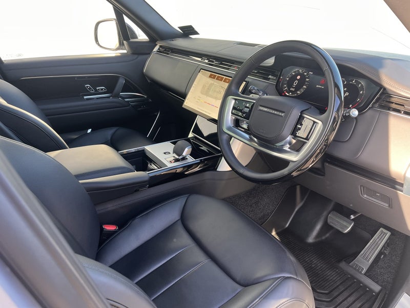 2026 Land Rover Range Rover P530 AB SWB 4.4p/4wd image 3