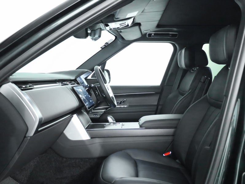2026 Land Rover Range Rover P530 Autobiography LWB image 3