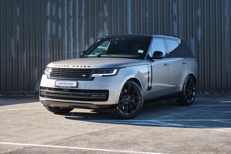 2026 Land Rover Range Rover P530 HSE image 2