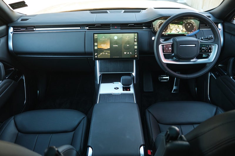 2026 Land Rover Range Rover P530 HSE image 5