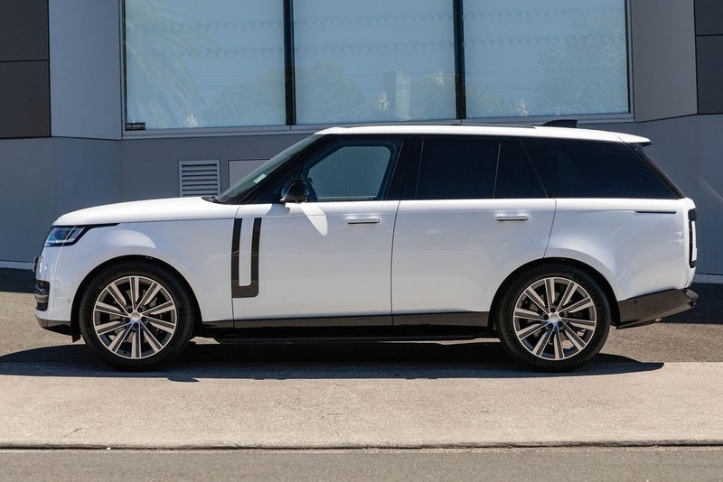 2026 Land Rover Range Rover P530 HSE SWB image 3