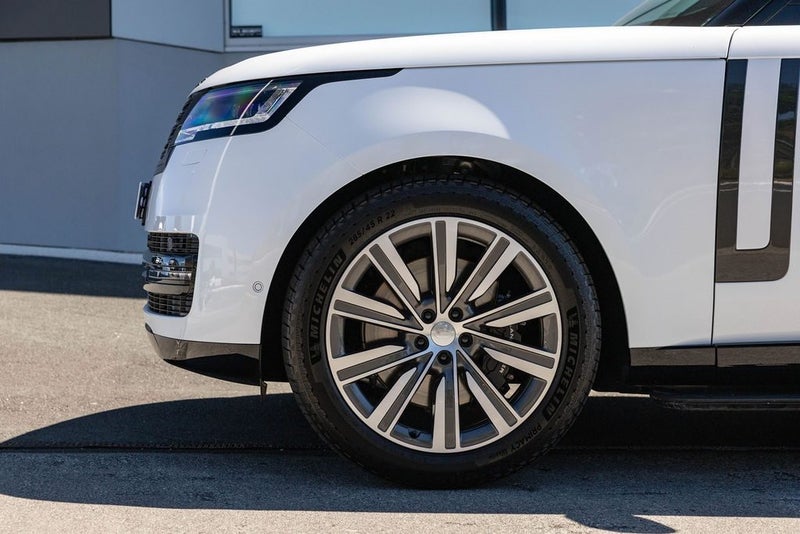 2026 Land Rover Range Rover P530 HSE SWB image 4
