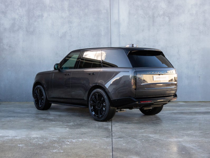 2026 Land Rover Range Rover P530 HSE SWB image 2