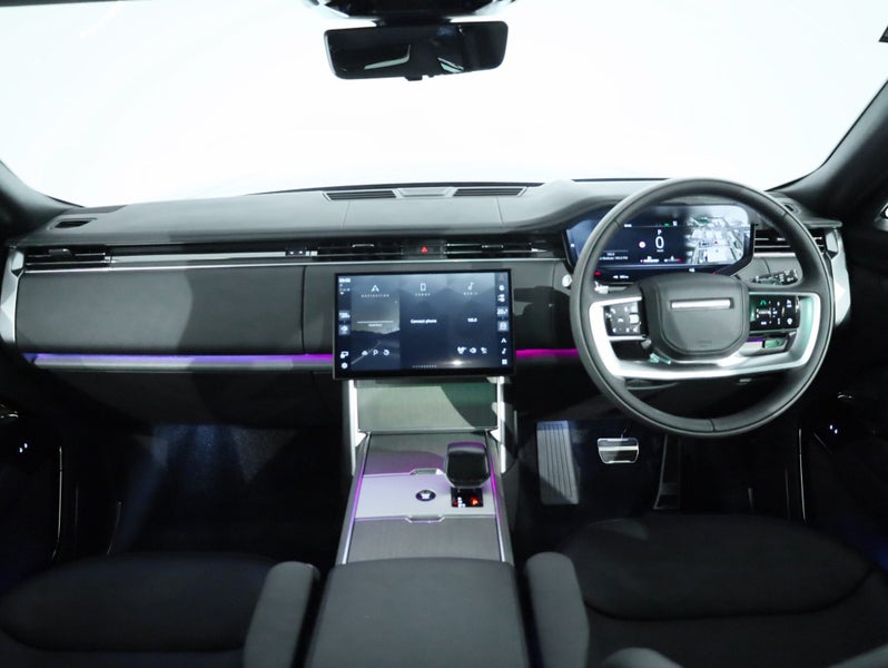 2026 Land Rover Range Rover P615 Sv Swb image 4