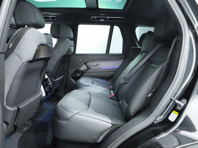 2026 Land Rover Range Rover P615 Sv Swb image 5