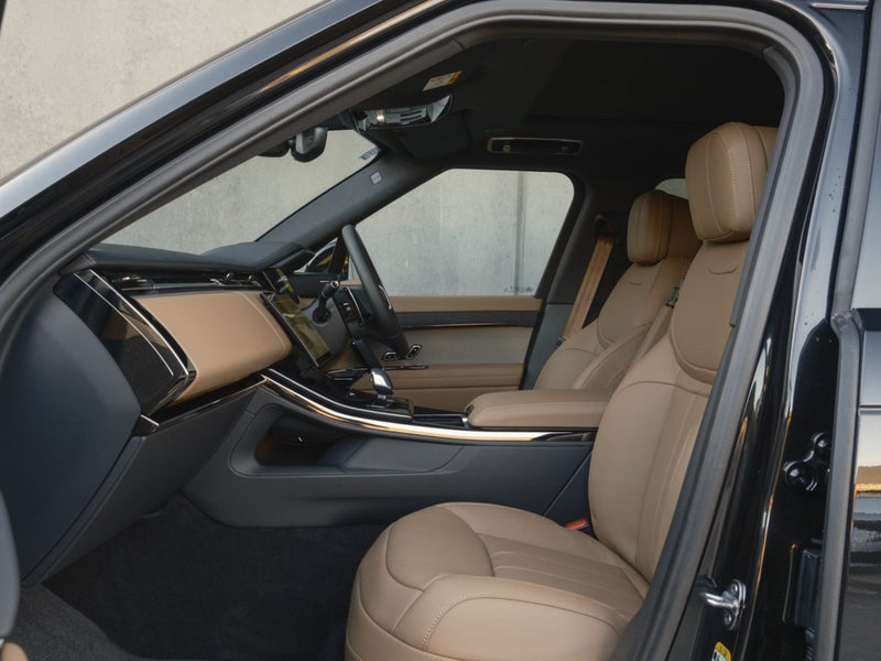 2026 Land Rover Range Rover Sport D250 SE image 3