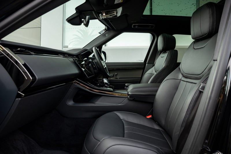 2026 Land Rover Range Rover Sport D250 SE image 3
