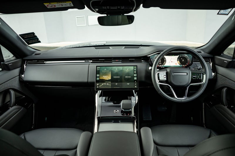 2026 Land Rover Range Rover Sport D250 SE image 4