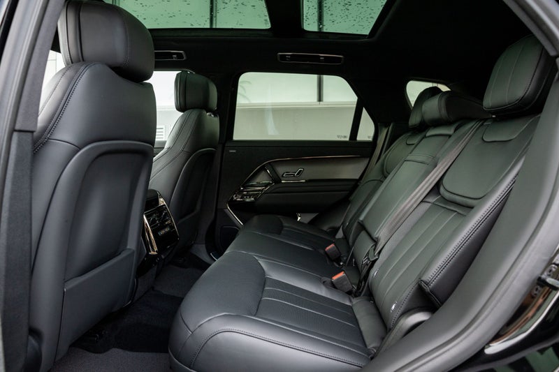 2026 Land Rover Range Rover Sport D250 SE image 5