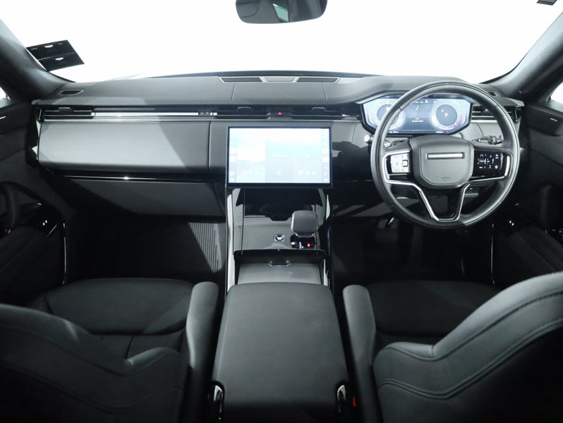 2026 Land Rover Range Rover Sport D250 SE image 4