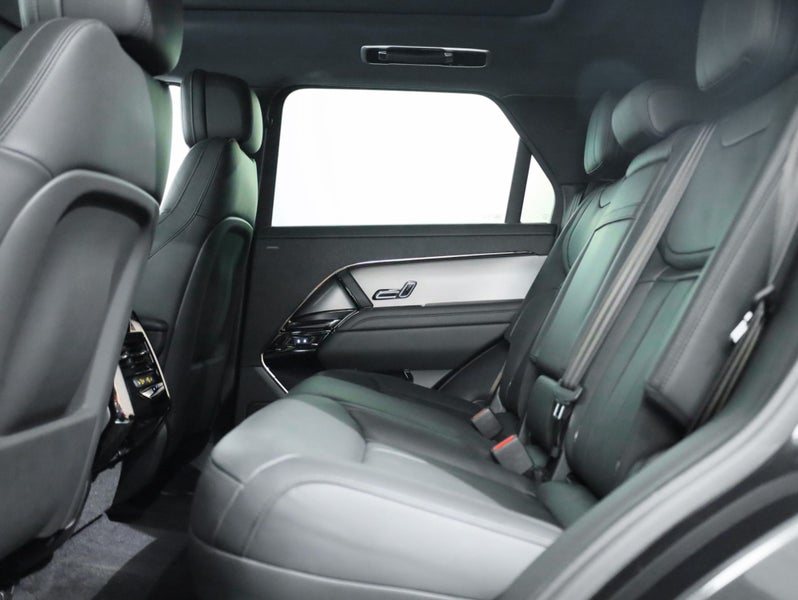 2026 Land Rover Range Rover Sport D250 SE image 5