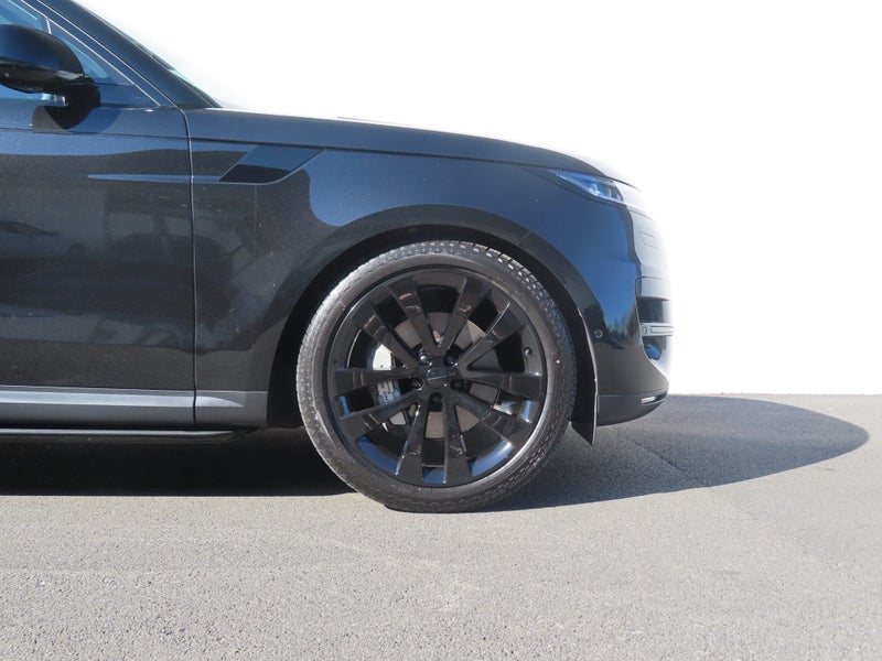 2026 Land Rover Range Rover Sport D250 SE image 4
