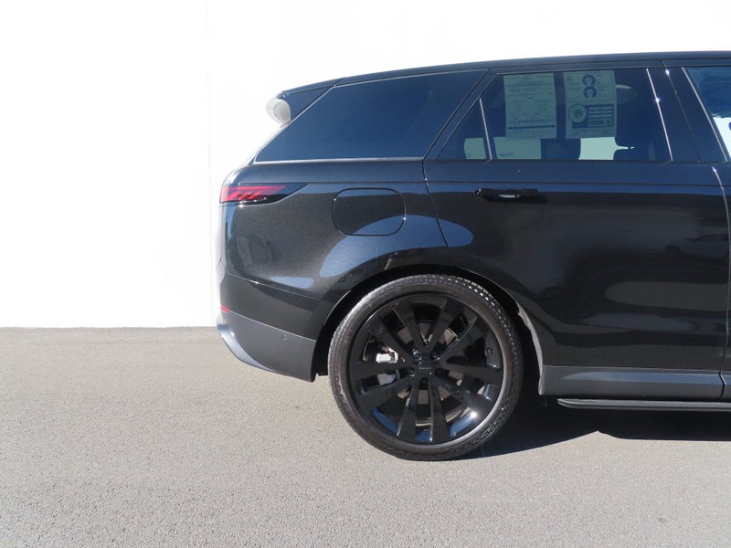 2026 Land Rover Range Rover Sport D250 SE image 5