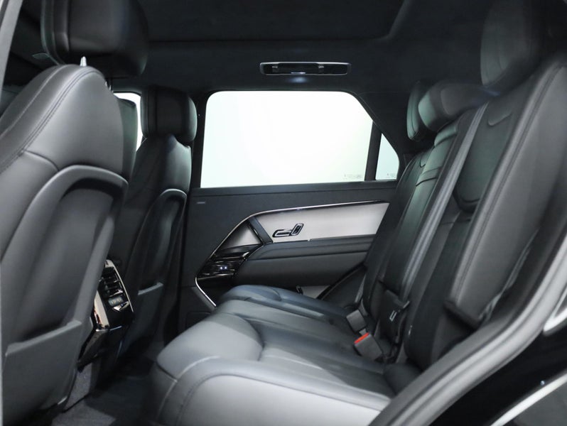 2026 Land Rover Range Rover Sport D250 SE image 5