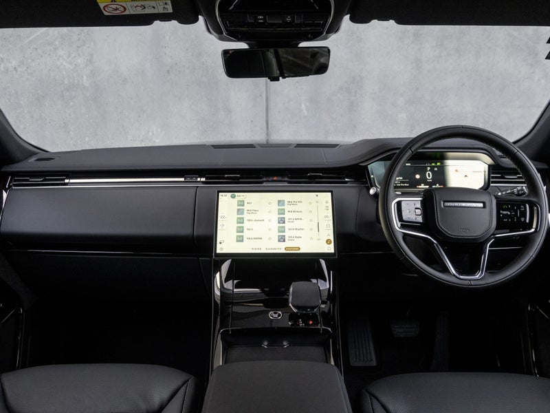 2026 Land Rover Range Rover Sport D250 SE image 4