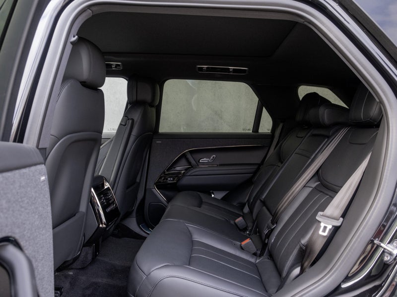 2026 Land Rover Range Rover Sport D250 SE image 5