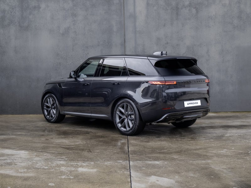 2026 Land Rover Range Rover Sport D250 SE image 2