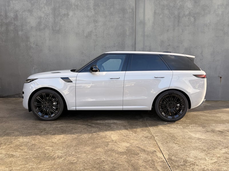 2026 Land Rover Range Rover Sport D250 SE image 4