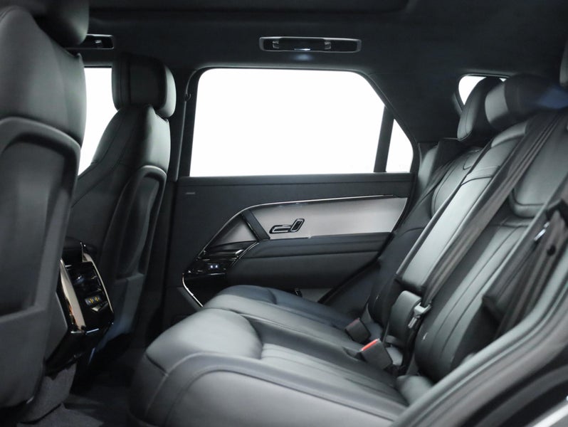 2026 Land Rover Range Rover Sport D250 Se image 5